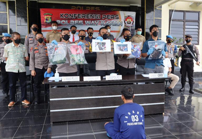 Konferensi Pres Mengungkap Pelaku Pembunuhan di Way Tuba