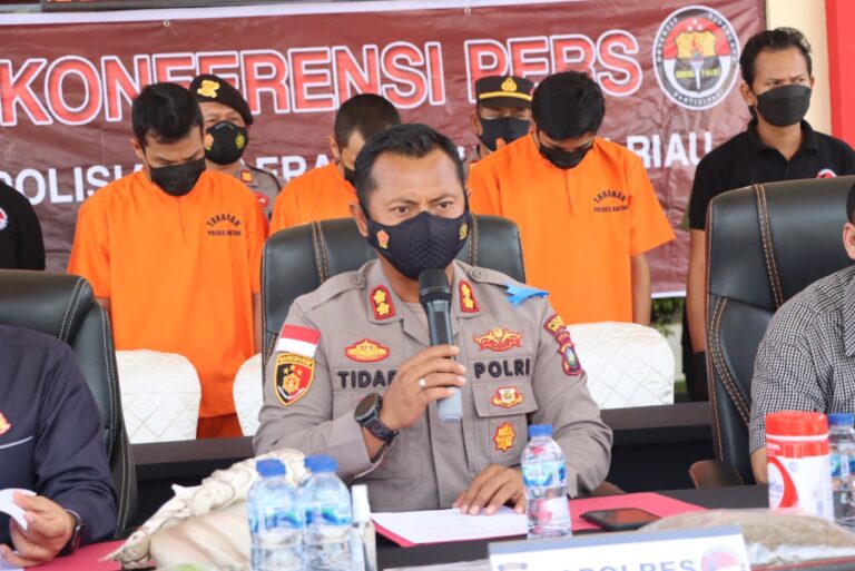 POLRES BINTAN MUSNAHKAN 418,93 GRAM GANJA HASIL TANGKAPAN DI TIGA TEMPAT BERBEDA