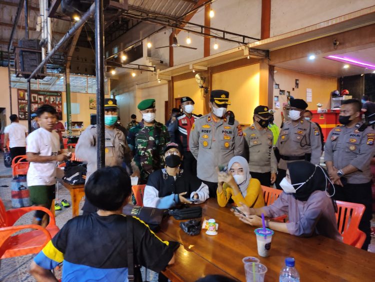 Wakapolres Lebak Banten Pimpin Patroli Penegakan Prokes