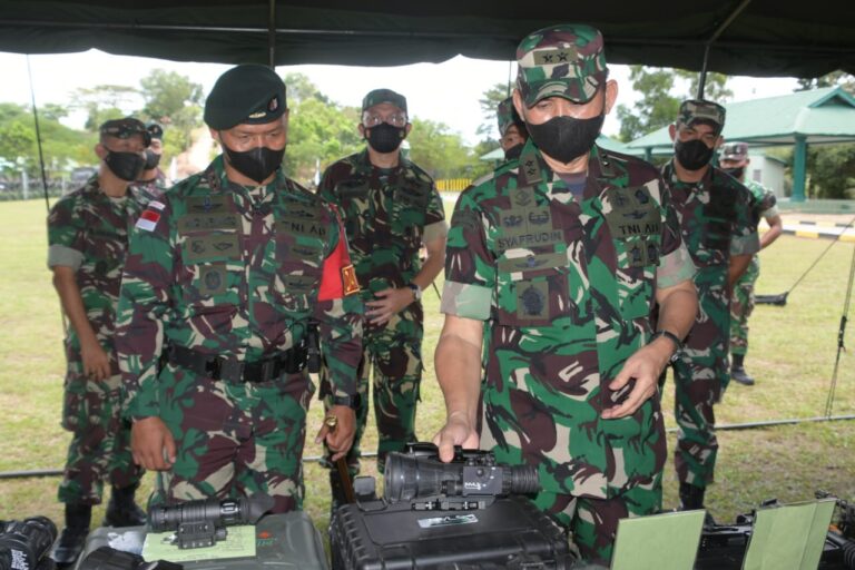 Kasrem 033/WP dampingi Asops Panglima TNI Cek Riksiap Ops Satgas Yonif 136/TS
