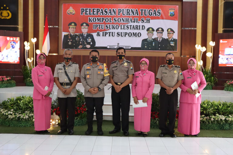 Kapolres Blitar Kota Hadiri Wisuda Purna Bhakti