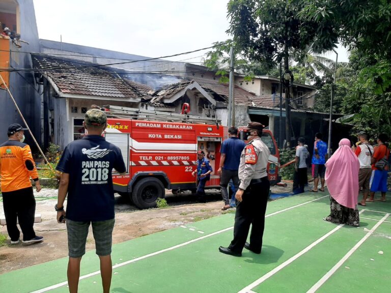 Polsek Gunungputri Lakukan Pengecekan TKP Kebakaran Rumah