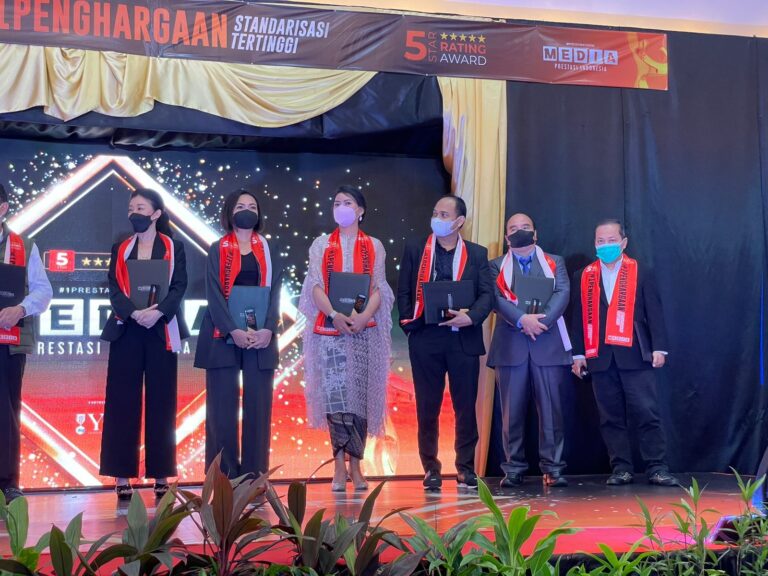 Senator Fachrul Razi Kembali Meraih Penghargaan Tokoh Pemimpin Muda Indonesia 2022