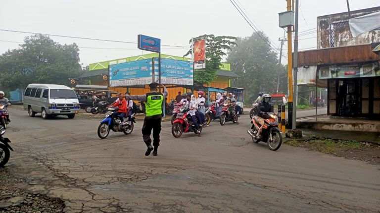 Lindungi Keselamatan Penggunaan Jalan, Polsek Ngrambe Gelar Kamseltibcarlantas