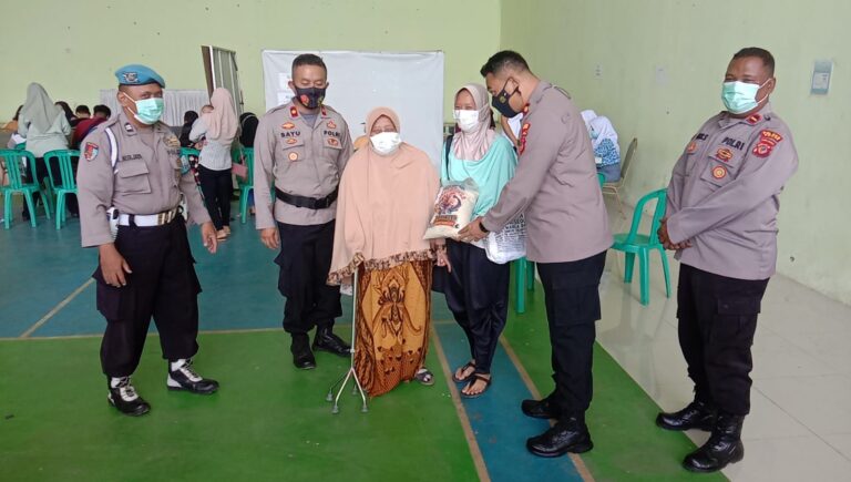 Wakapolres Bogor Lakukan Pengecekan Pelaksanan Vaksinasi di Gunungputri