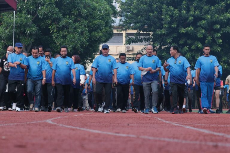 Kapolda dan Wakapolda Metro Jaya Jalin Silaturahmi Dengan Berolahraga Bersama