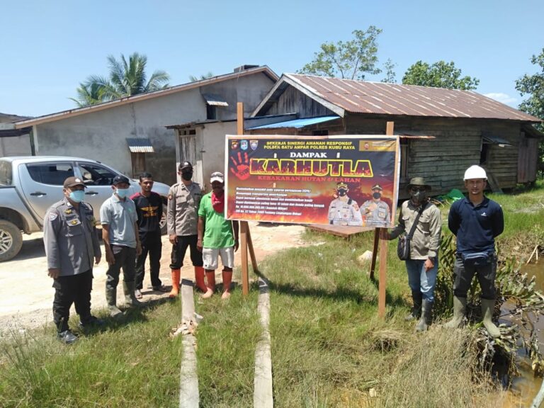 Kapolsek rasau jaya Hadiri Sunatan Massal Di Aula Kantor camat Rasau jaya