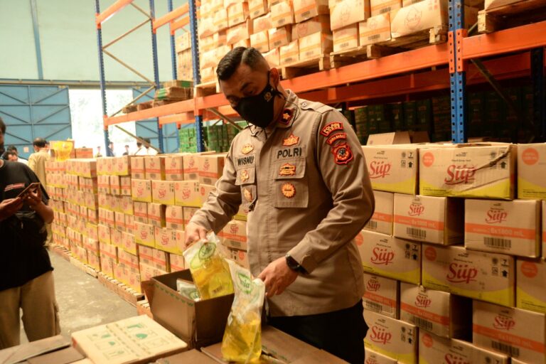 Jelang Ramadhan Polres Bogor Lakukan Pengecekan Ketersediaan Minyak Goreng di Pasaran