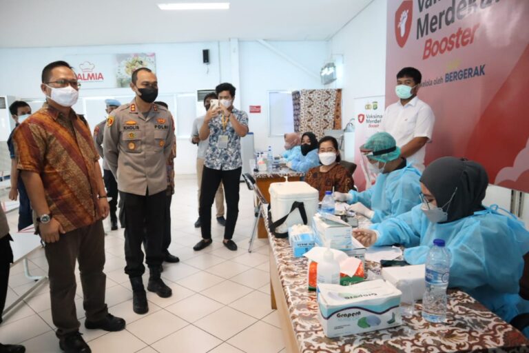 Polres Pelabuhan Tanjung Priok Gelar Vaksinasi Merdeka