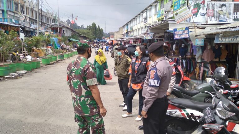 Melalui Patroli PPKM, Polsek Cisarua Himbau Masyarakat Untuk Disiplin Prokes