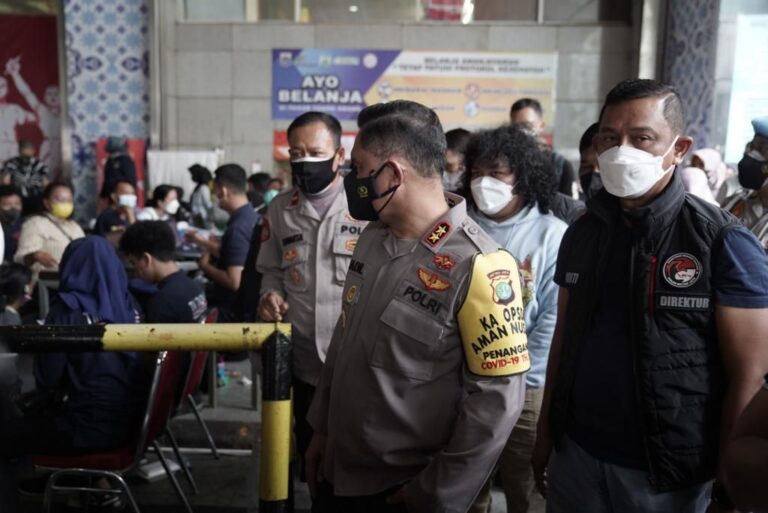 Kapolda Metro Jaya Pantau Langsung Vaksinasi Menyambut Ramadhan Sesuai Arahan Presiden dan Kapolri