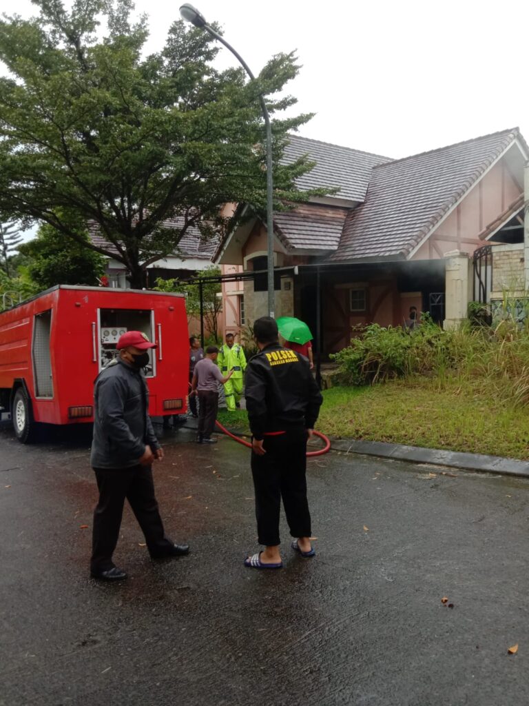 Sebuah Rumah Kosong Terbakar Di Babakan Madang