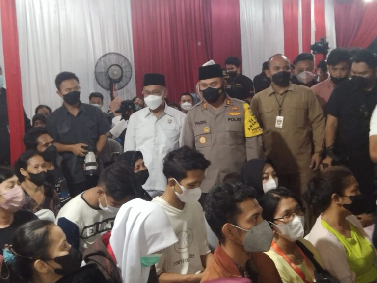 Kapolda Metro Jaya: Tidak Perlu Repot Cari Vaksin, Keluar Masjid Langsung Suntik