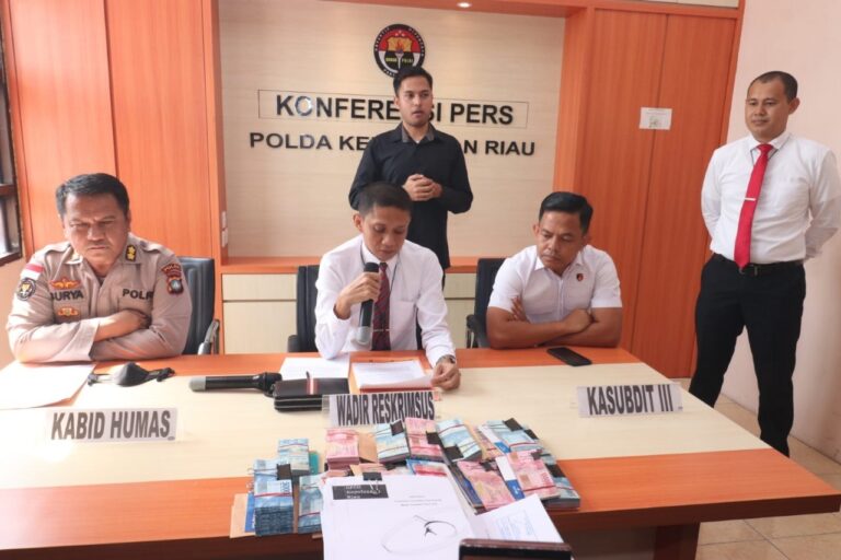DIT RESKRIMSUS POLDA KEPRI UNGKAP KASUS TINDAK PIDANA KORUPSI DENGAN NILAI KERUGIAN KEUANGAN NEGARA SEBESAR RP 6.2 MILLIAR