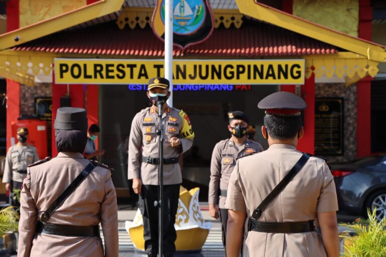 KAPOLRES TANJUNGPINANG PIMPIN UPACARA SERTIJAB KAPOLSEK KKP
