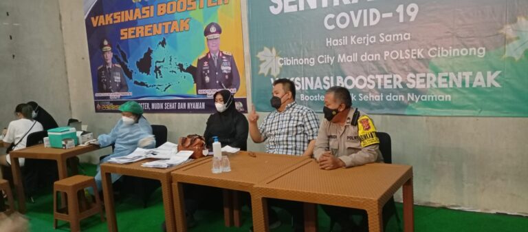 Polsek Cibinong Melaksakan Percepatan Vaksin Bersama Dokkes Polres Bogor
