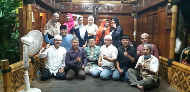 Keluarga Besar PWKS Mengadakan Ngabuburit Bersama Dihadiri Ketum PJT