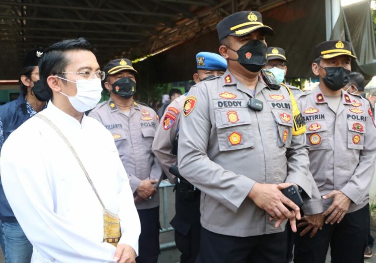 Wakapolres Metro Bekasi Tinjau Jum’at Di Gereja Paroki Ibu Teresia Cikarang