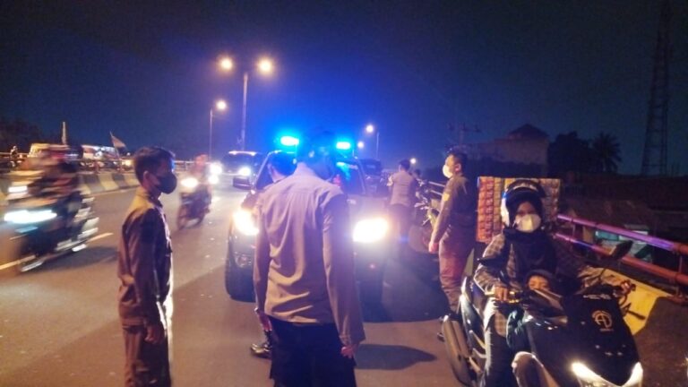Polsek Cibinong Lakukan Patroli Pendisiplinan Prokes