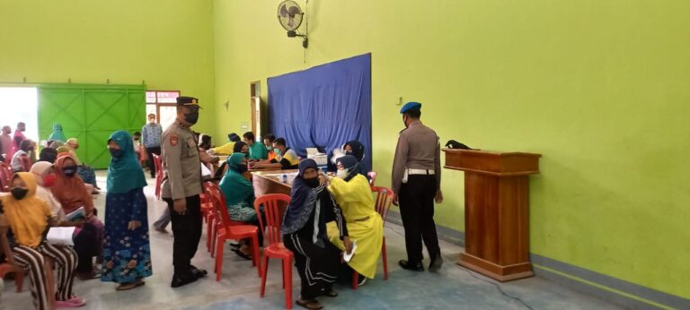 Polsek Widodaren Inisiasi Bonus Vaksinasi Booster Bagi Warga Walikukun Penerima Bansos