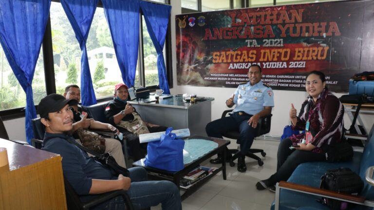 Satkes Denma Koopsud I Melaksanakan Vaksinasi Booster Untuk Wartawan