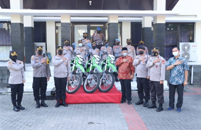 Polres Metro Bekasi Terima Sepeda Motor Hibah dari PDAM Tirta Bagasasi