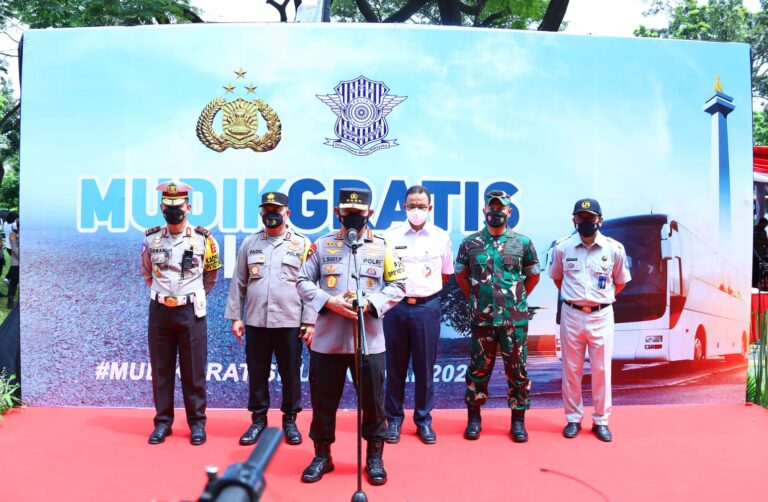 Lepas Mudik Gratis Polri, Kapolri: Bantu Masyarakat dan Kurangi Beban Jalan