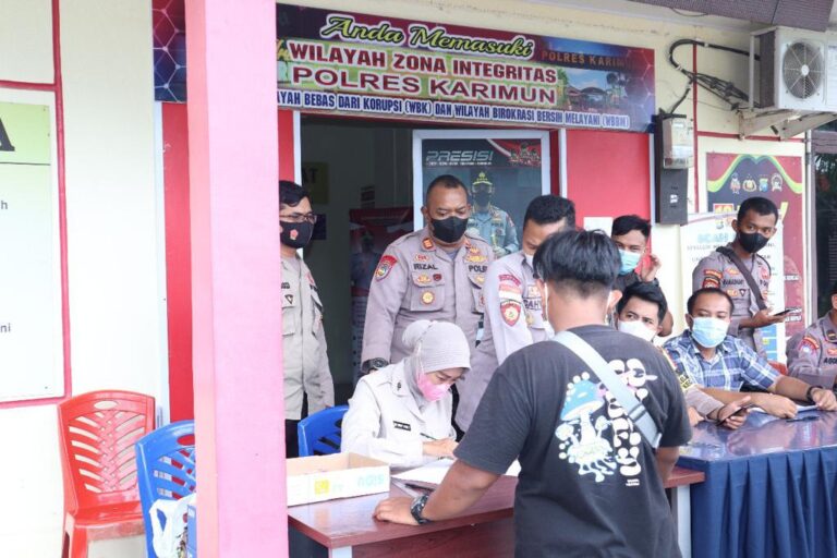 SEBELUM IDUL FITRI POLRES KARIMUN SALURKAN BTP UNTUK 3000 ORANG