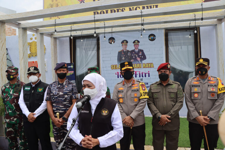 Gubernur Khofifah Tinjau Kesiapan Pos Pelayanan Terpadu Di Rest Area 575A Ngawi