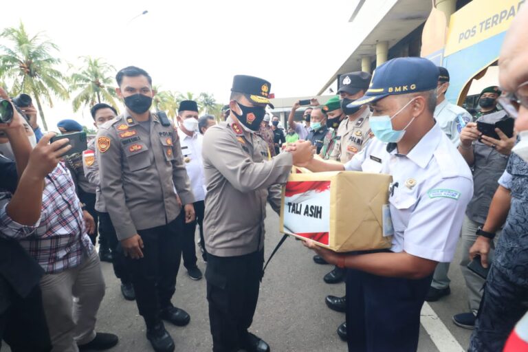 PENINJAUAN POS TERPADU OPERASI KETUPAT SELIGI-2022 DAN PEMANTAUAN ARUS MUDIK DI KOTA BATAM