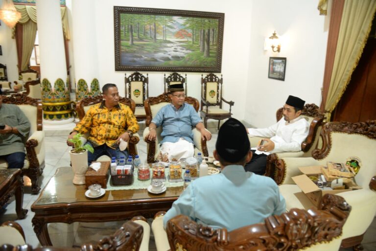 Lebaran Pertama : Kapolres,Danyon Brimob Dan Ketua PN Kota Madiun Kunjungi Bupati Dan Walikota Madiun