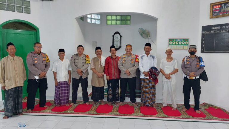 Sholat Subuh Berjamaah di Tegal Alur, Kapolsek Kalideres Sampaikan ini
