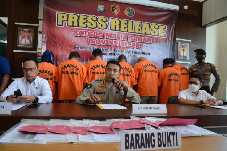 SATGAS MAFIA TANAH POLDA KEPRI BERHASIL UNGKAP KASUS PEMALSUAN SURAT TANAH DI WILAYAH BINTAN