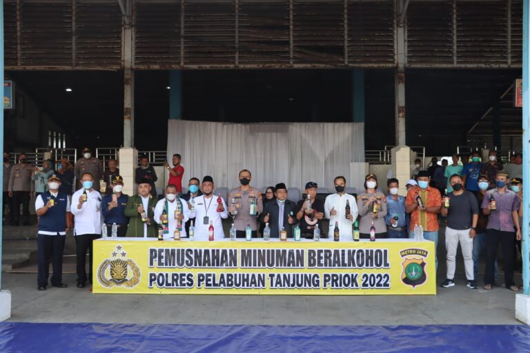 Razia Selama 68 Hari 4205 Barbuk Botol Minuman Beralkohol Dimusnahkan Polres Pelabuhan Tanjung Priok