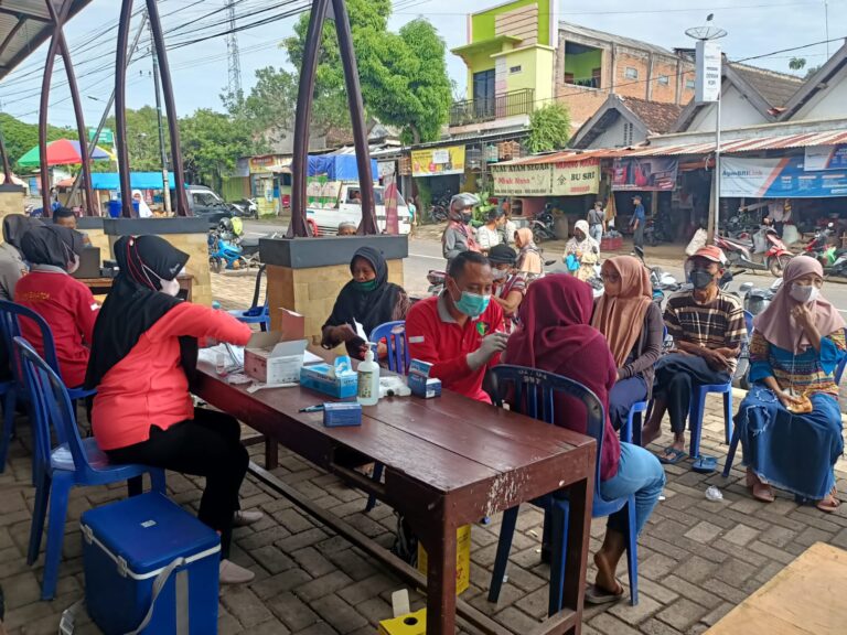 169 Warga Ikut Vaksinasi Booster di Pasar Wisata Jogorogo