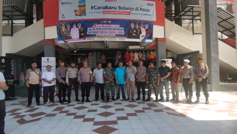 Antisipasi Pelanggaran, Polres Blitar Kota Pasang HET Minyak Goreng Curah