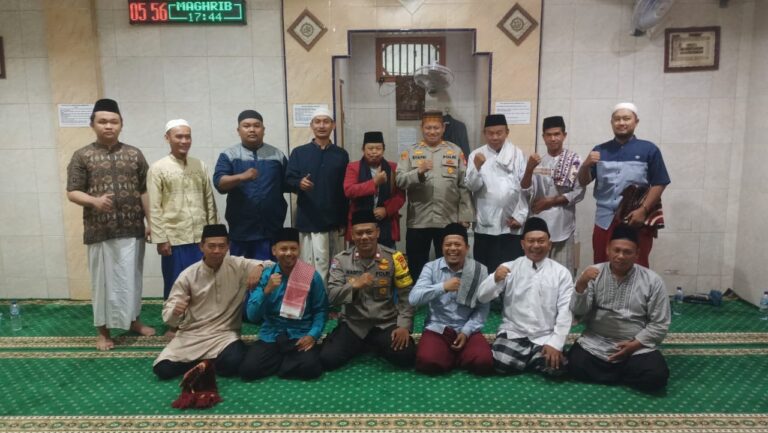 Jajaran Polsek Kalideres Terus Gencarkan Safari Subuh Keliling dan Dakwah Kamtibmas (Suling Dakwah)