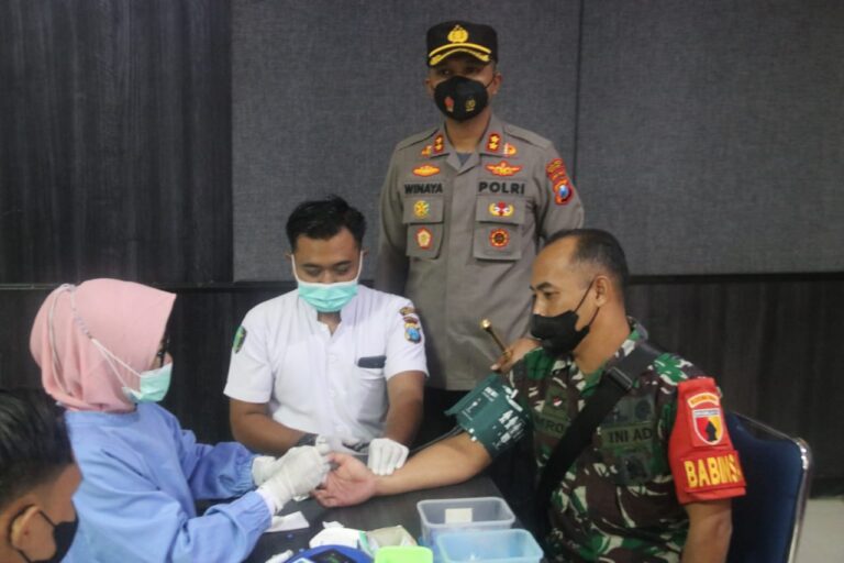 Sambut Hari Bhayangkara Ke-76, Polres Ngawi Gelar Bakti Kesehatan Donor Darah Serentak