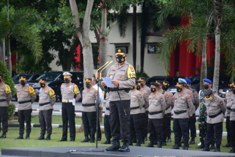 Kapolda Kepri  Pimpin  Apel  Gelar Pasukan Operasi Patuh  Seligi 2022
