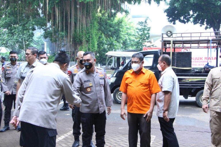 Kapolda Metro Jaya buka lomba Orasi Unjuk Rasa dalam rangka hari Bhayangkara ke -76.