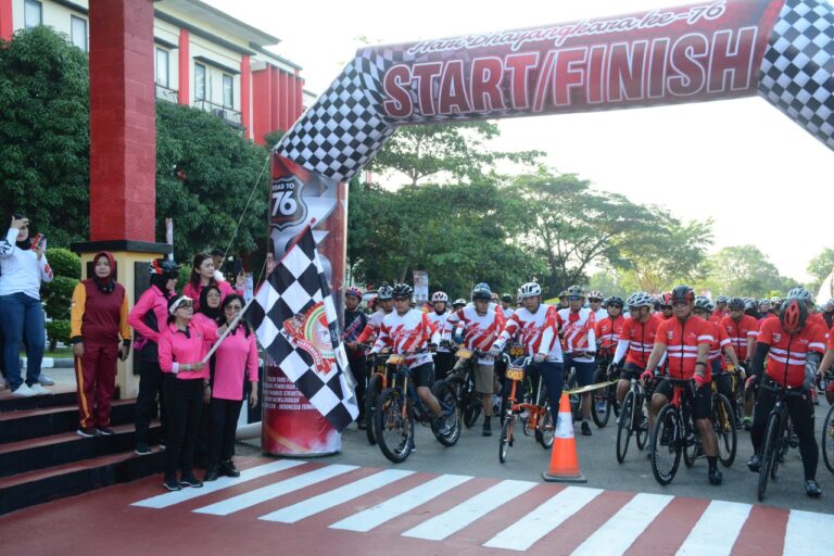 SEMARAKKAN HARI BHAYANGKARA KE-76, POLDA KEPRI GELAR FUN BIKE