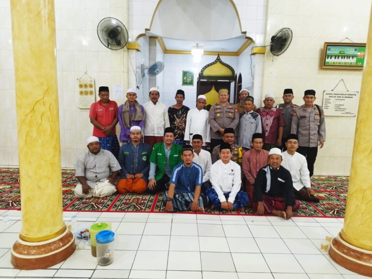Kapolsek Kalideres Bersama Personel Polsek Kalideres Gencarkan Giat Suling Dakmas di Masjid Jami’ Al Barkah