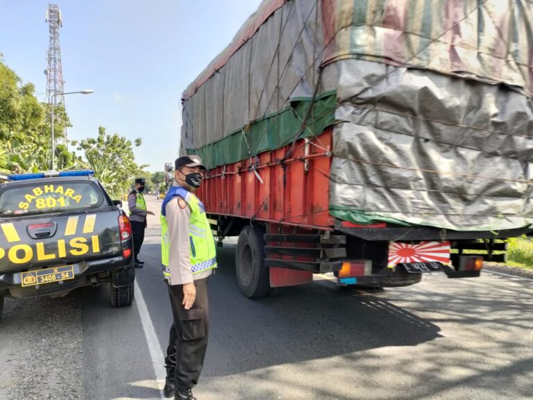 Cegah Kecelakaan Lalu Lintas, Polsek Karangjati Pantau Jalur Arteri