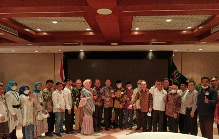 Ganjar Pranowo Menyapa warga PJT Dalam Halal Bi Halal Paguyuban Jawa Tengah