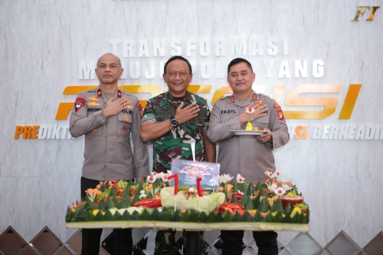 Pangkoopsud I Kunjungi Polda Metro Jaya Dalam Rangka HUT Bhayangkara Ke-76