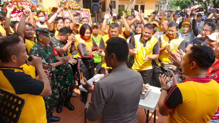HUT Bhayangkara Ke-76, Polsek Tanjung Duren Gelar Lomba dan Senam Bersama Tiga Pilar
