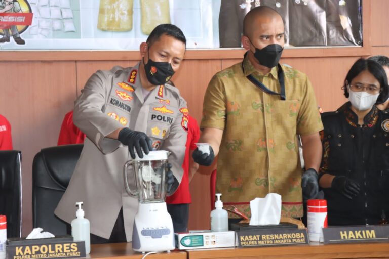 Momentum Hari Bhayangkara Ke-76, Polres Metro Jakpus Musnahkan Barang Bukti Narkoba dan Selamatkan 265 Ribu Jiwa