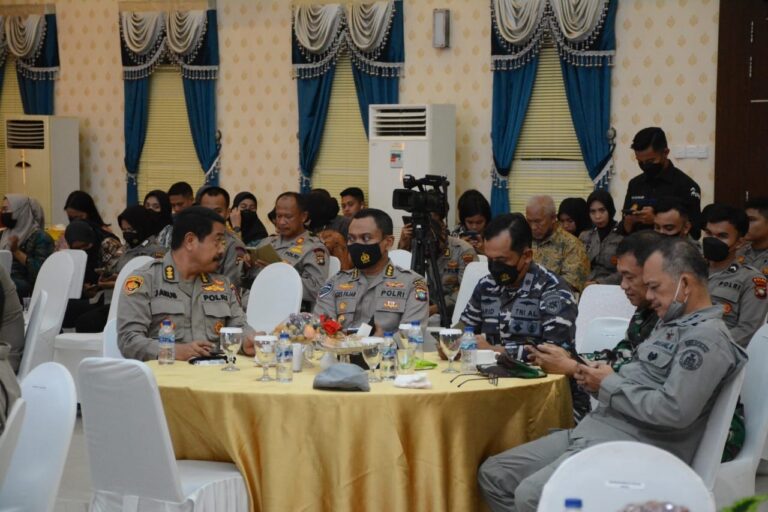 DOA BERSAMA DALAM RANGKA HARI BHAYANGKARA KE 76 DI MAPOLDA KEPRI