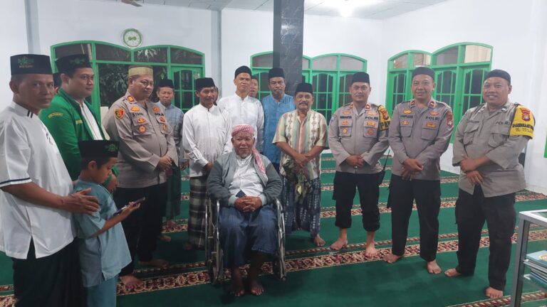 Safari Subuh Keliling, Kapolsek Kalideres Beserta Jajaran Kunjungi Masjid Jami’ As Saudiyah Kelurahan Tegal Alur