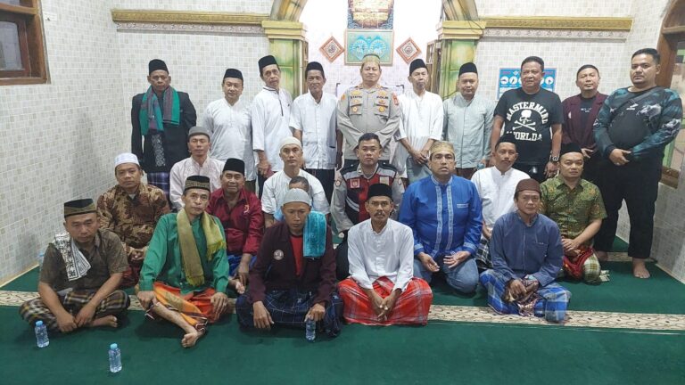 Safari Sholat Subuh Berjamaah, Kapolsek Kalideres Sampaikan Pesan Kamtibmas